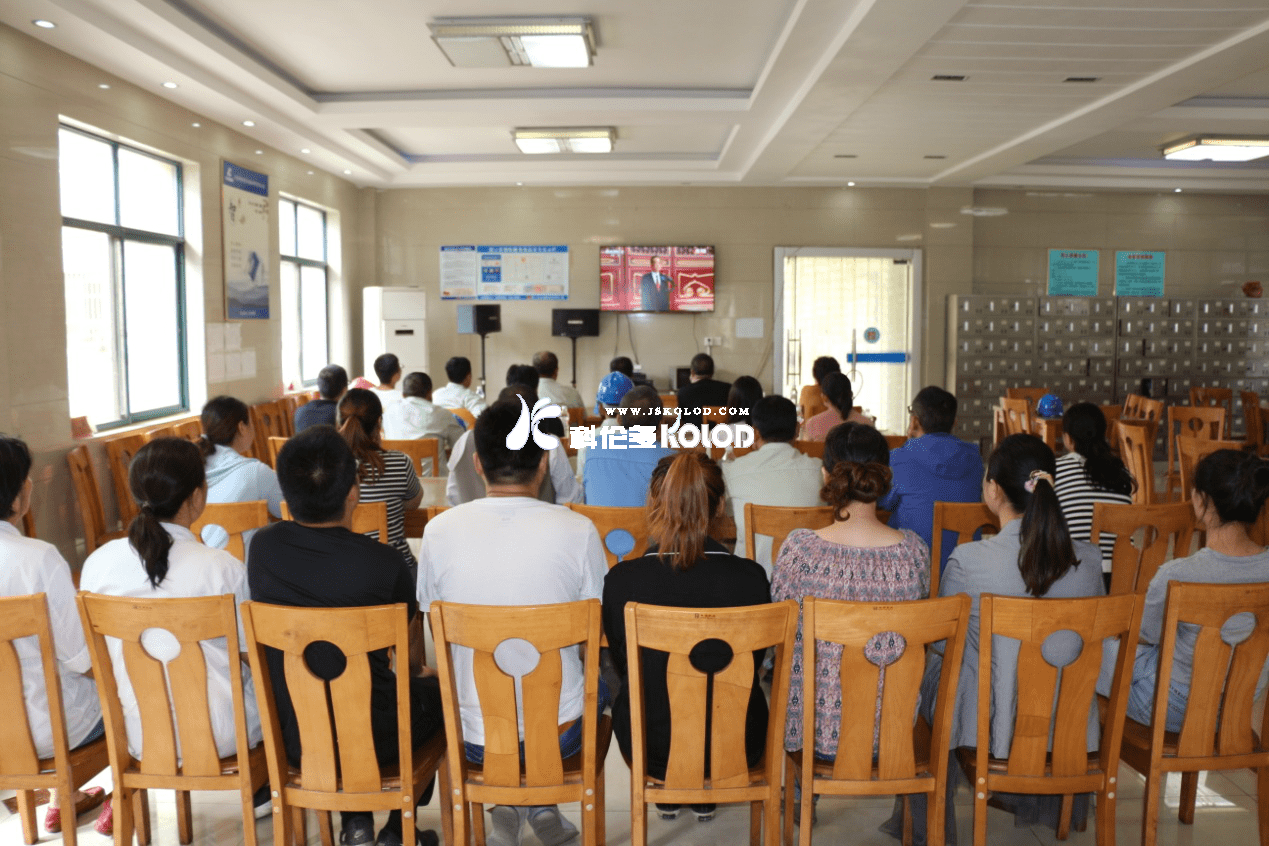 科倫多組織集中觀(guān)看新中國成立70周年閱兵儀式